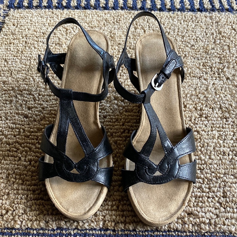 ✔️Aerosoles Plushfever Black Wedge Sandals size 7